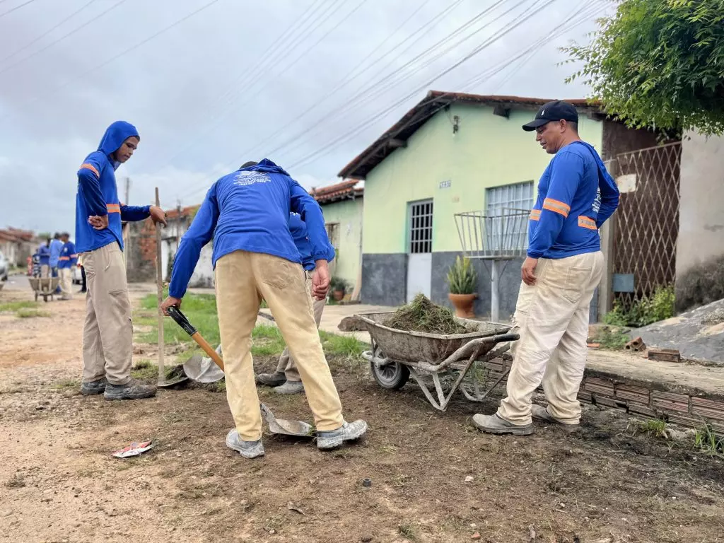 Teresina: SAAD Norte inicia pavimentação de trecho de rua Professor Leopoldo Cunha no bairro Mafrense